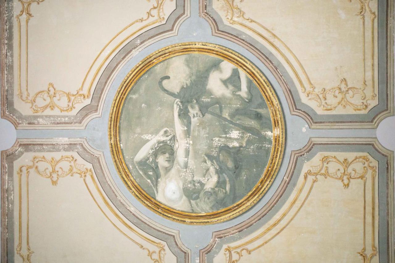 Palazzo Bellocchi - Suites & Apartments Brindisi Dış mekan fotoğraf